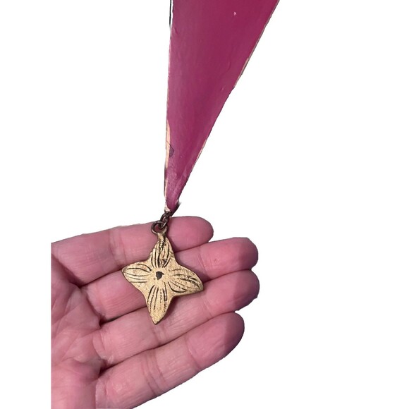 Southern Living 14" Red Metal Toleware Hanging Shelf Handpainted Star Design - Picture 2 of 10